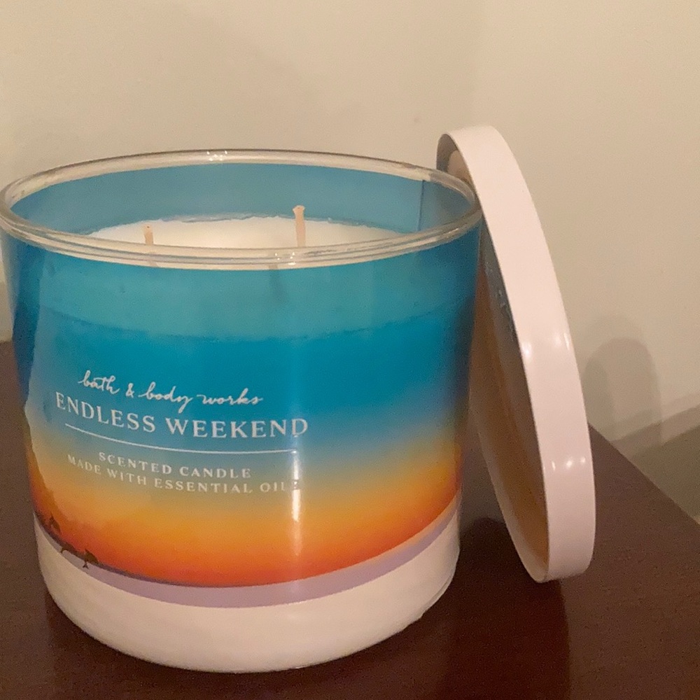 “Endless Weekend” candle from Bath and Body Works